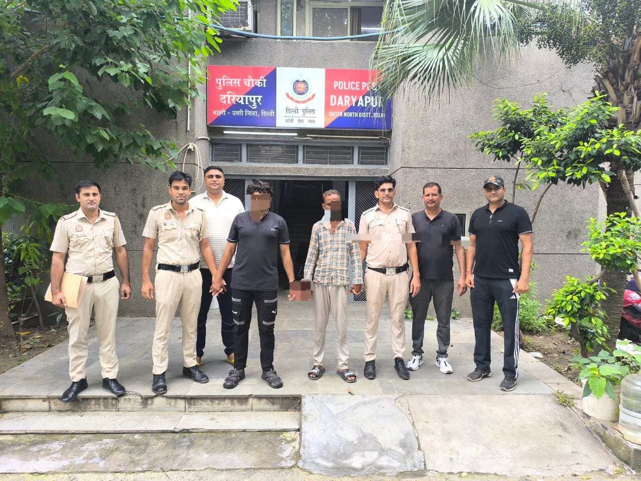 ओला कैब ड्राइवर से लूटी स्विफ्ट डिज़ायर कार, देसी कट्टा, जिंदा कारतूस और चाकू समेत दो आरोपी गिरफ्तार