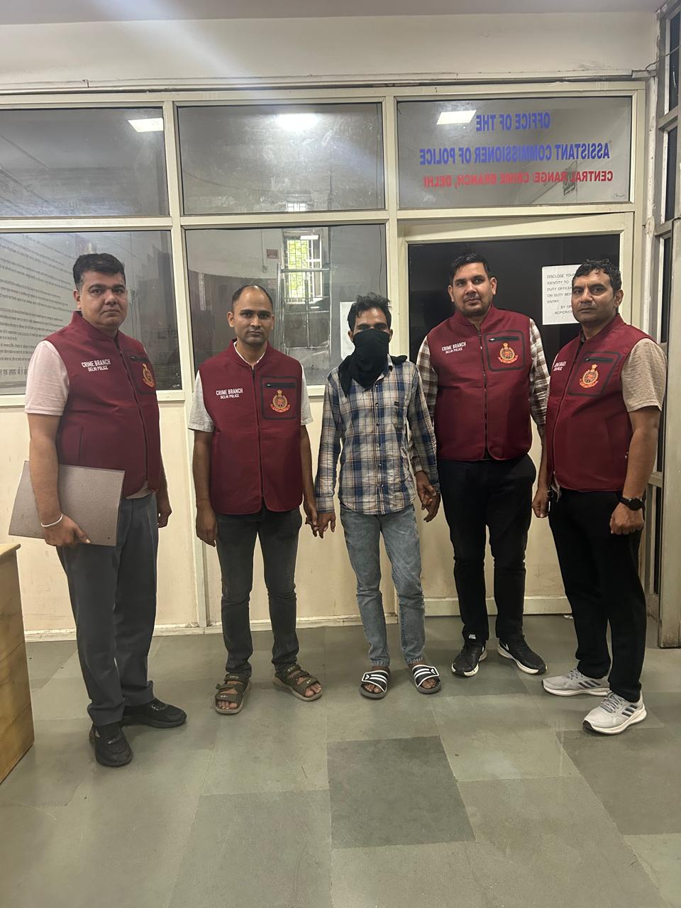 दिल्ली-यूपी में 73 संगीन वारदातों में लिप्त कुख्यात अपराधी गिरफ्तार