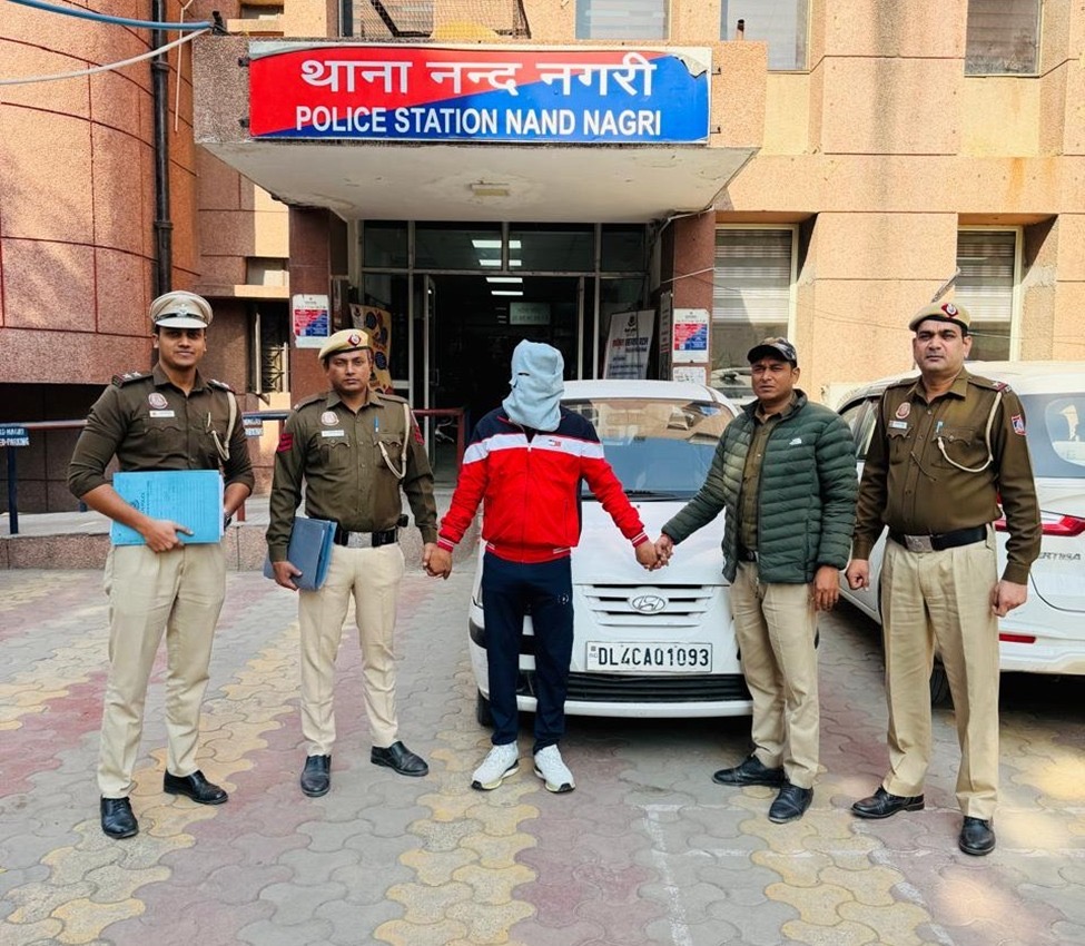 नंद नगरी पुलिस की बड़ी कामयाबी: लिफ्ट के बहाने लूट करने वाला फरार आरोपी गिरफ्तार, कार भी बरामद