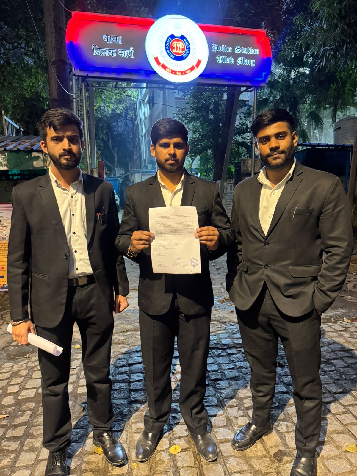 AI समिट में प्रदर्शित रोबोट पर उठे सवाल, स्वतंत्र जांच की मांग; तिलक मार्ग थाने में शिकायत दर्ज