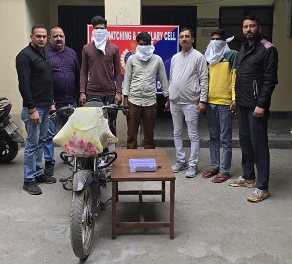 ‘ऑपरेशन स्ट्रीट शील्ड’ में बड़ी सफलता, शातिर लुटेरा दो साथियों सहित गिरफ्तार; स्नैचिंग के दो केस सुलझे