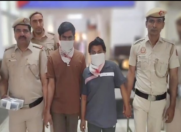 दिल्ली में हथियार सप्लायर गैंग का भंडाफोड़, 3 सेमी-ऑटोमैटिक पिस्टल बरामद