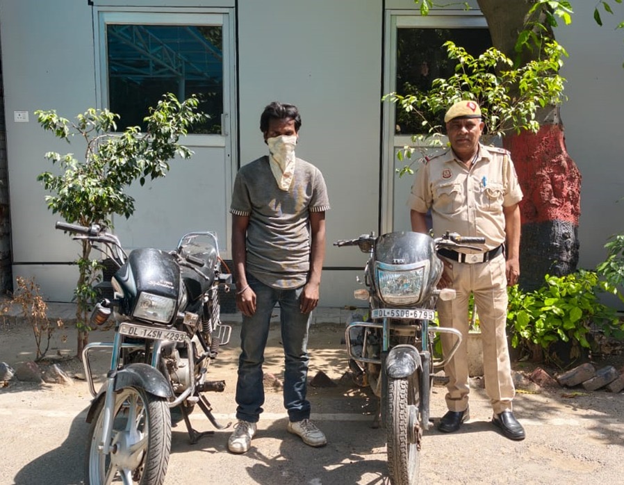 शाहदरा में पुलिस का शिकंजा: शातिर ऑटो लिफ्टर गिरफ्तार, दो चोरी की बाइक बरामद