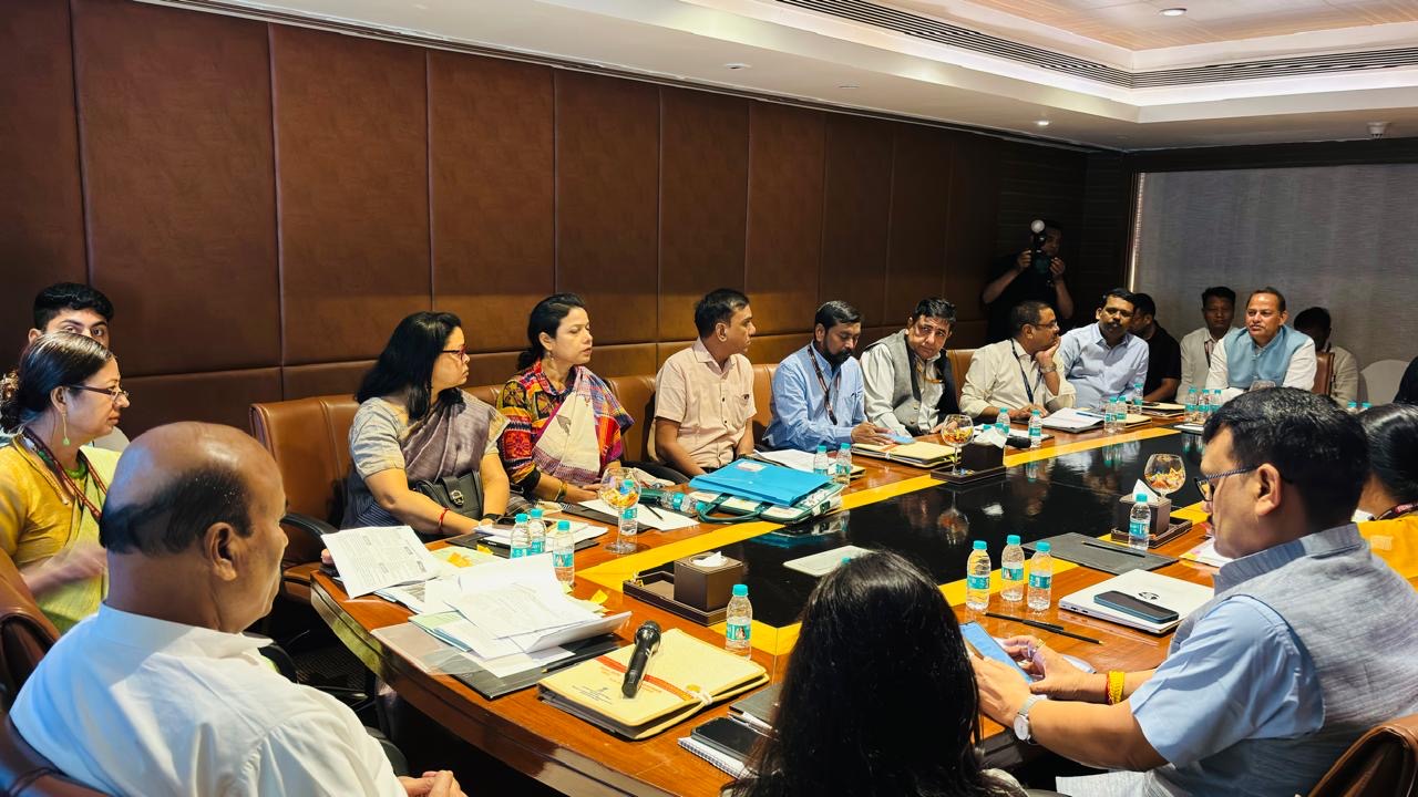 चिंतन शिविर से दिल्ली को नई दिशा: सफाई कर्मियों की गरिमा और सामाजिक योजनाओं पर जोर