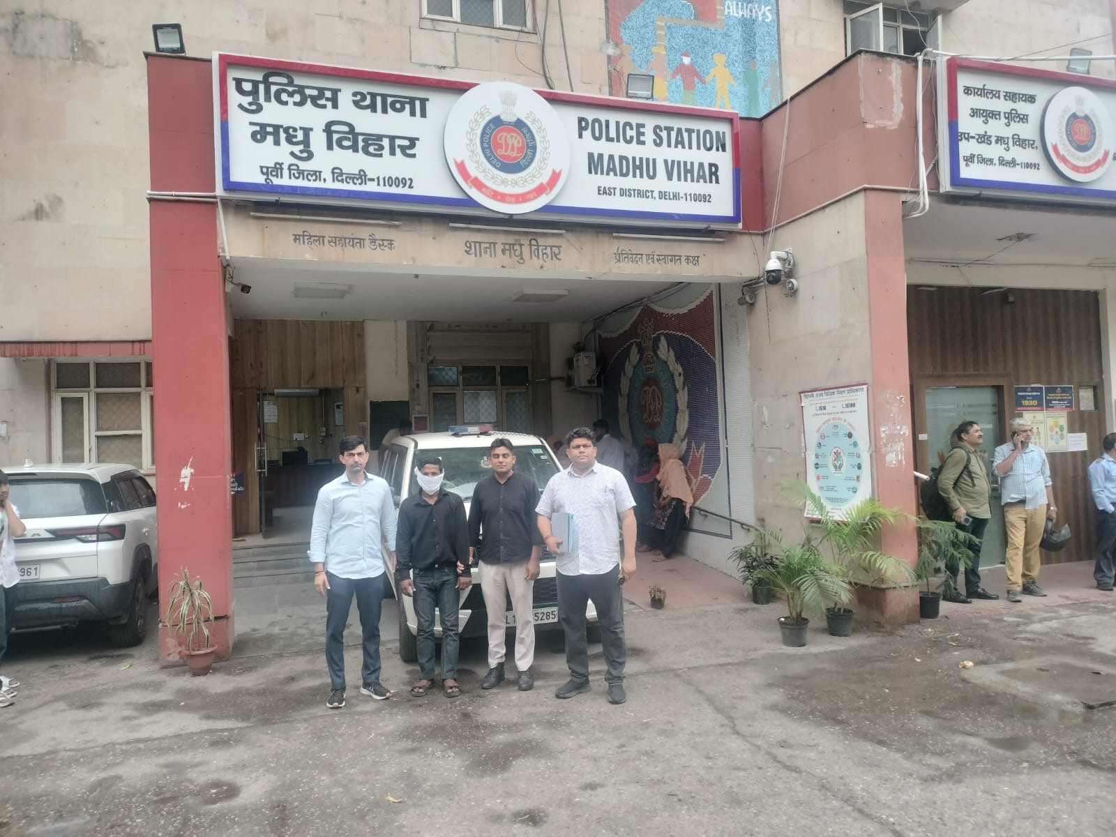 मधु विहार में कुख्यात ऑटो लिफ्टर गिरफ्तार, चोरी की स्कूटी और अवैध चाकू बरामद