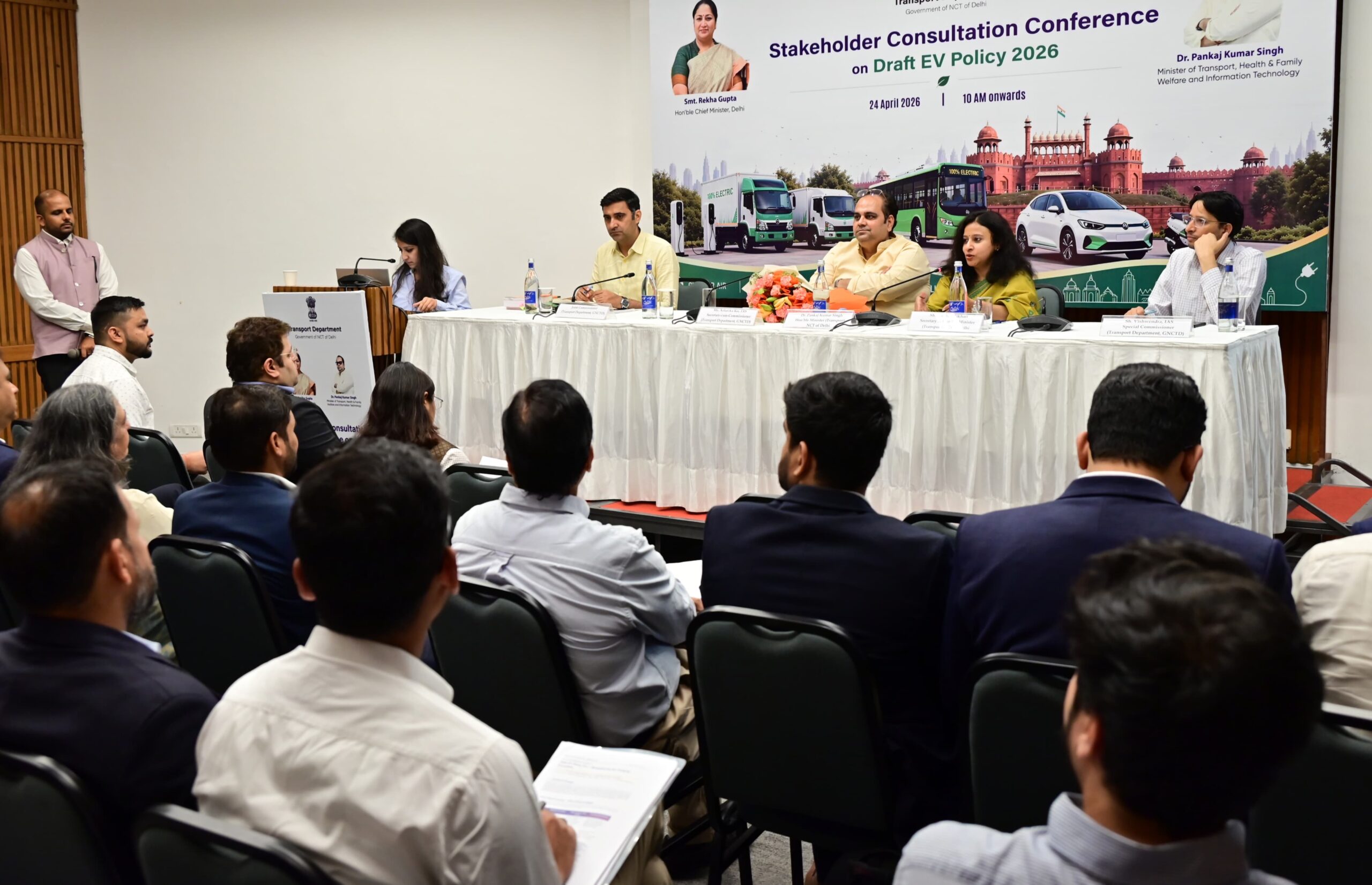 EV कैपिटल बनने की ओर दिल्ली: नई पॉलिसी पर मंथन, चार्जिंग नेटवर्क होगा दोगुना