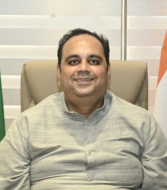 दिल्ली सरकार महिलाओं के लिए सुरक्षित और सम्मानजनक यात्रा सुनिश्चित करने के लिए समर्पित लेडीज स्पेशल इलेक्ट्रिक बस नेटवर्क शुरू करेगी- डॉक्टर पंकज कुमार सिंह